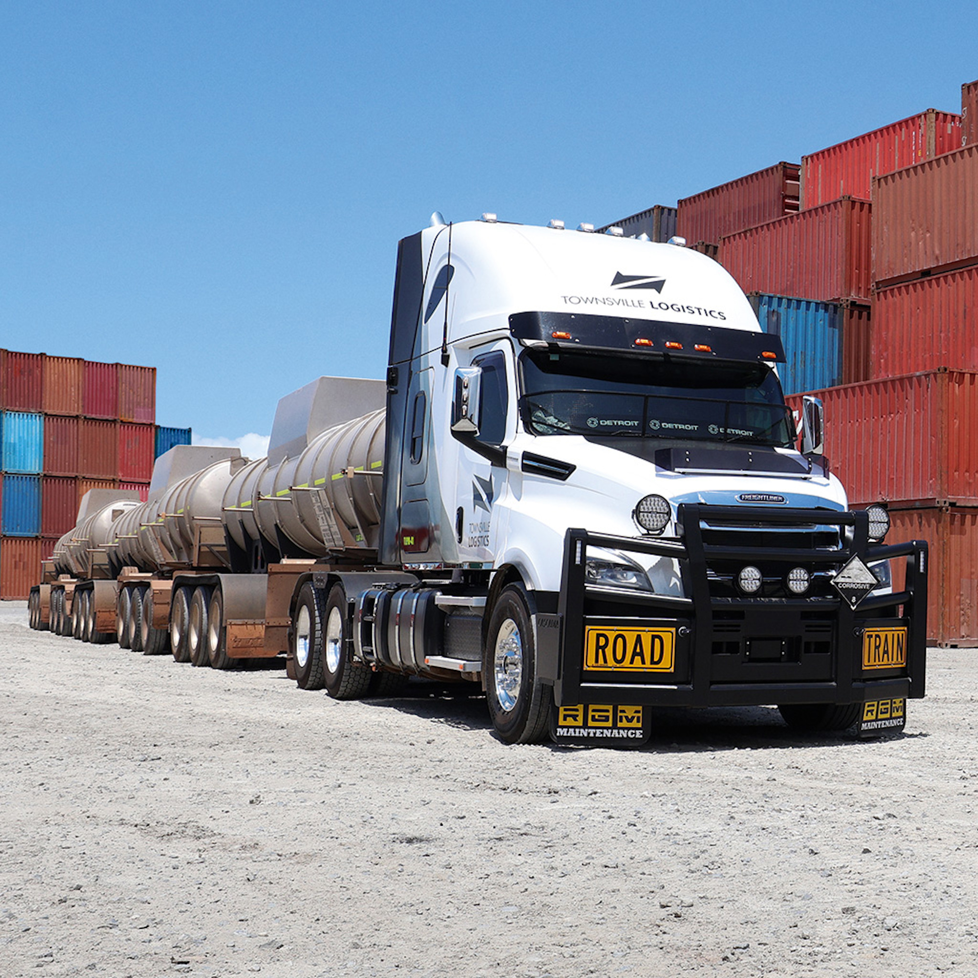 Road Train Australia | Freightliner